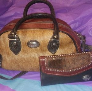 Amarecian West purse and wallet